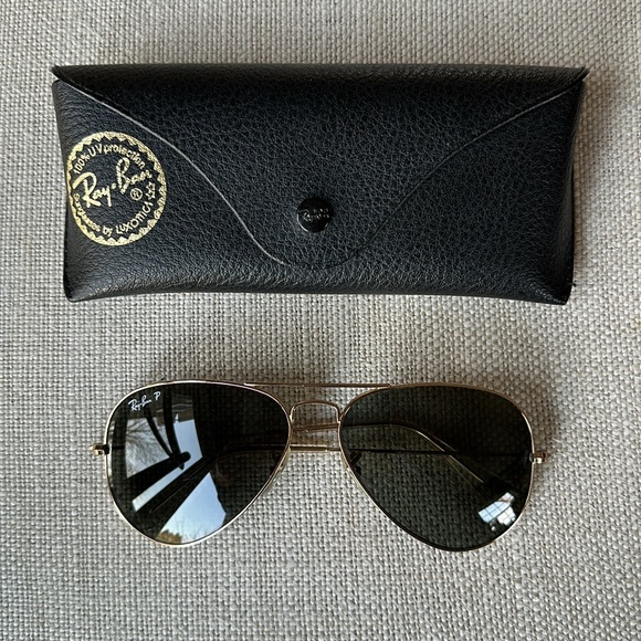 Dark Ray Ban Aviator Polarized Sun Glasses - Picture 2 of 11